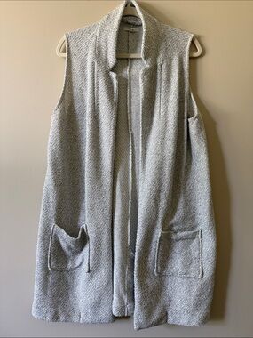 Maurices Light Gray Heathered Sleeveless Open Front Cardigan Vest